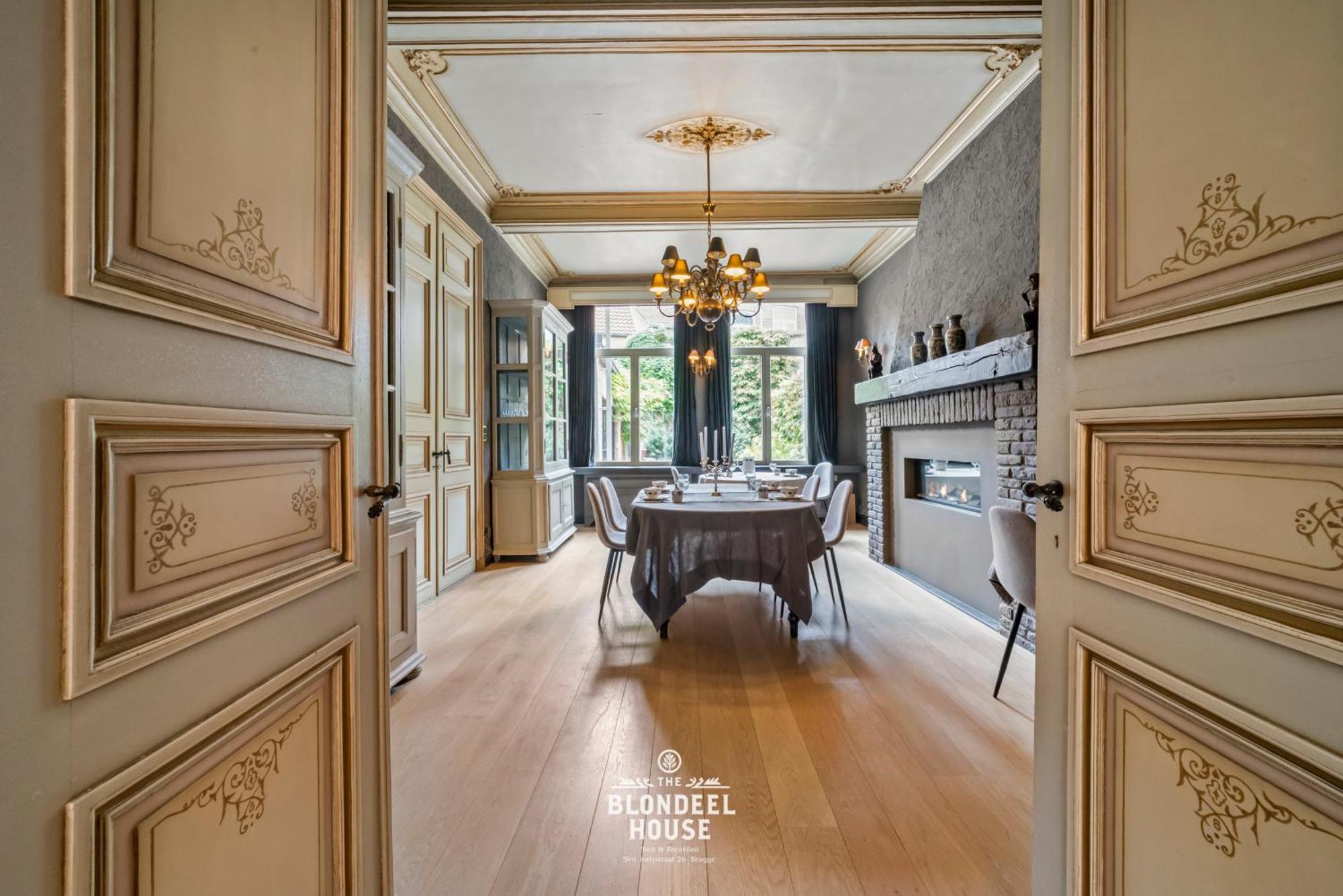 Bed & Breakfast The Blondeel House Brugge Center Экстерьер фото